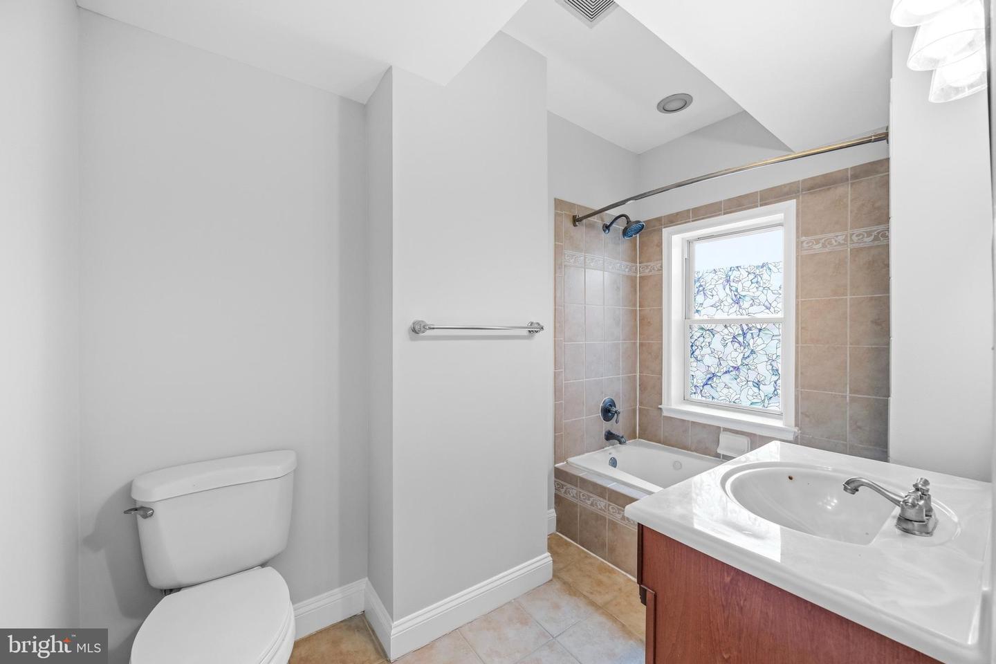 109 Fort Ave W Property Photo 15