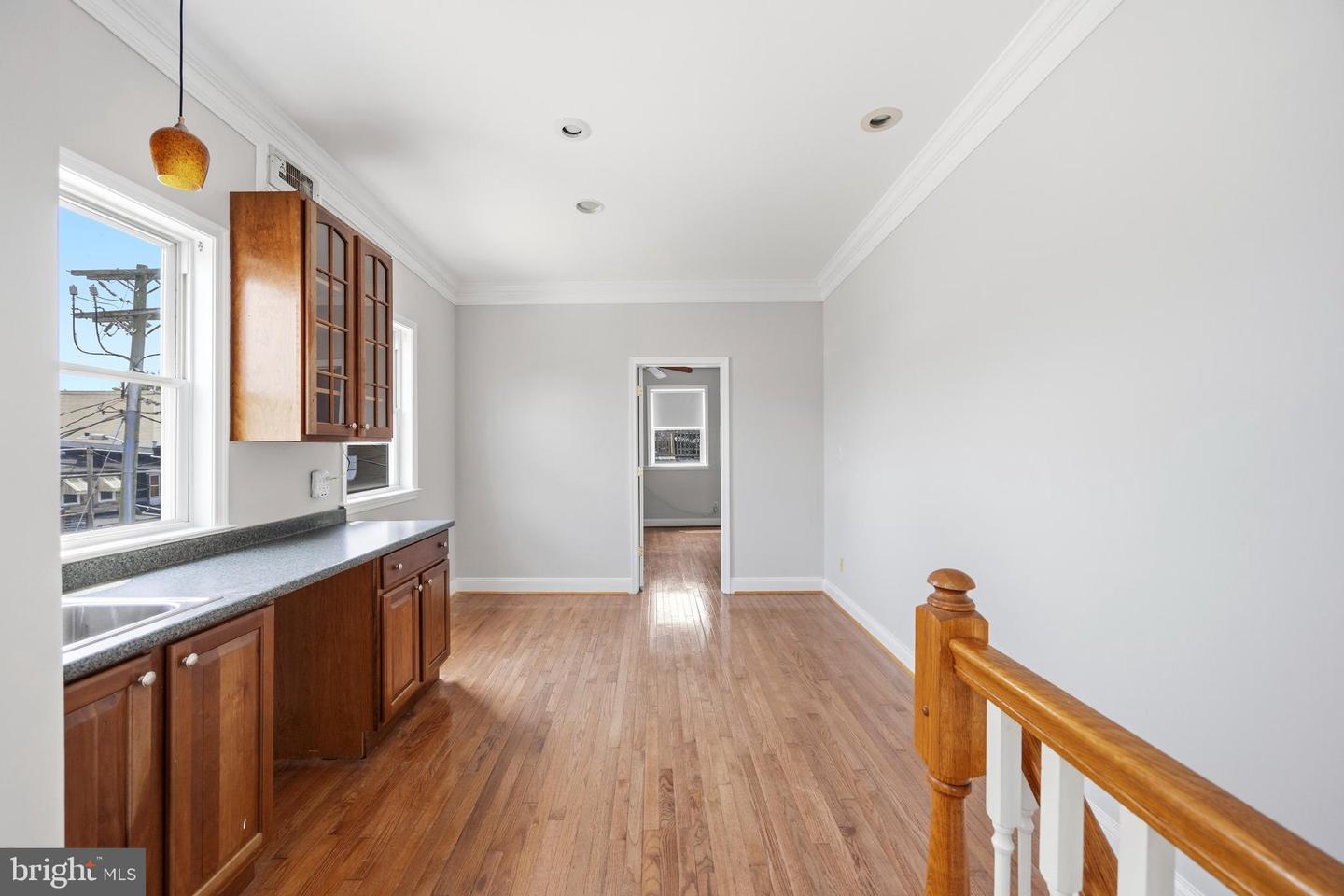 109 Fort Ave W Property Photo 17