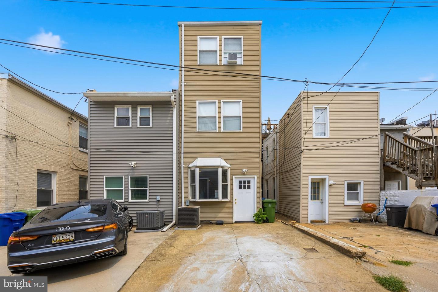 109 Fort Ave W Property Photo 27