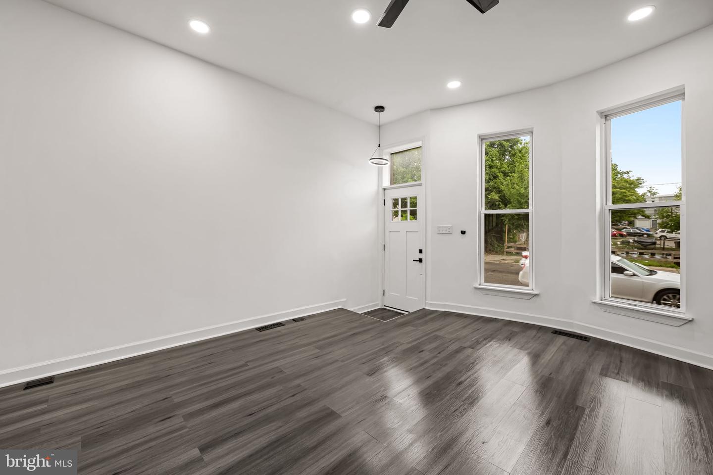 322 N Monroe St Property Photo 5