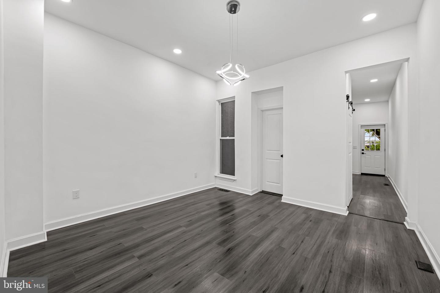 322 N Monroe St Property Photo 6