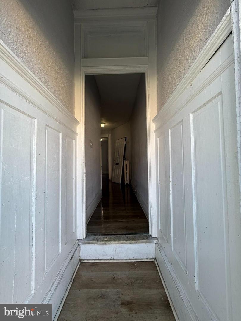 2425 Mcculloh St Property Photo 2