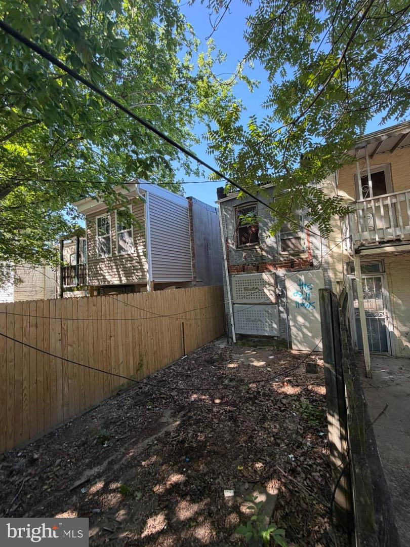 2425 Mcculloh St Property Photo 29