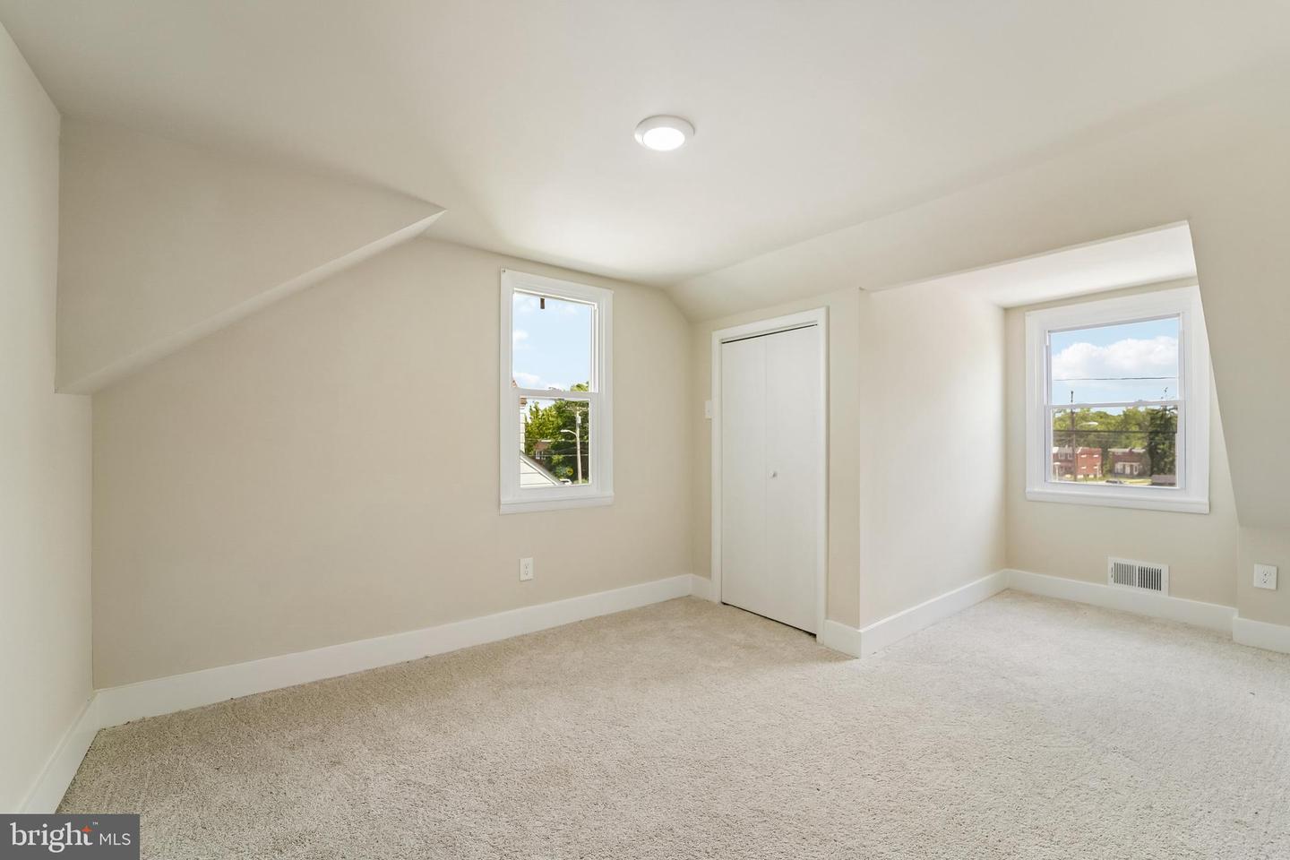 5404 Radecke Ave Property Photo 23