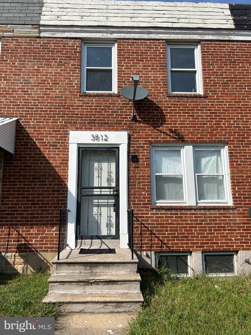 3812 RAVENWOOD AVE Property Photo 1