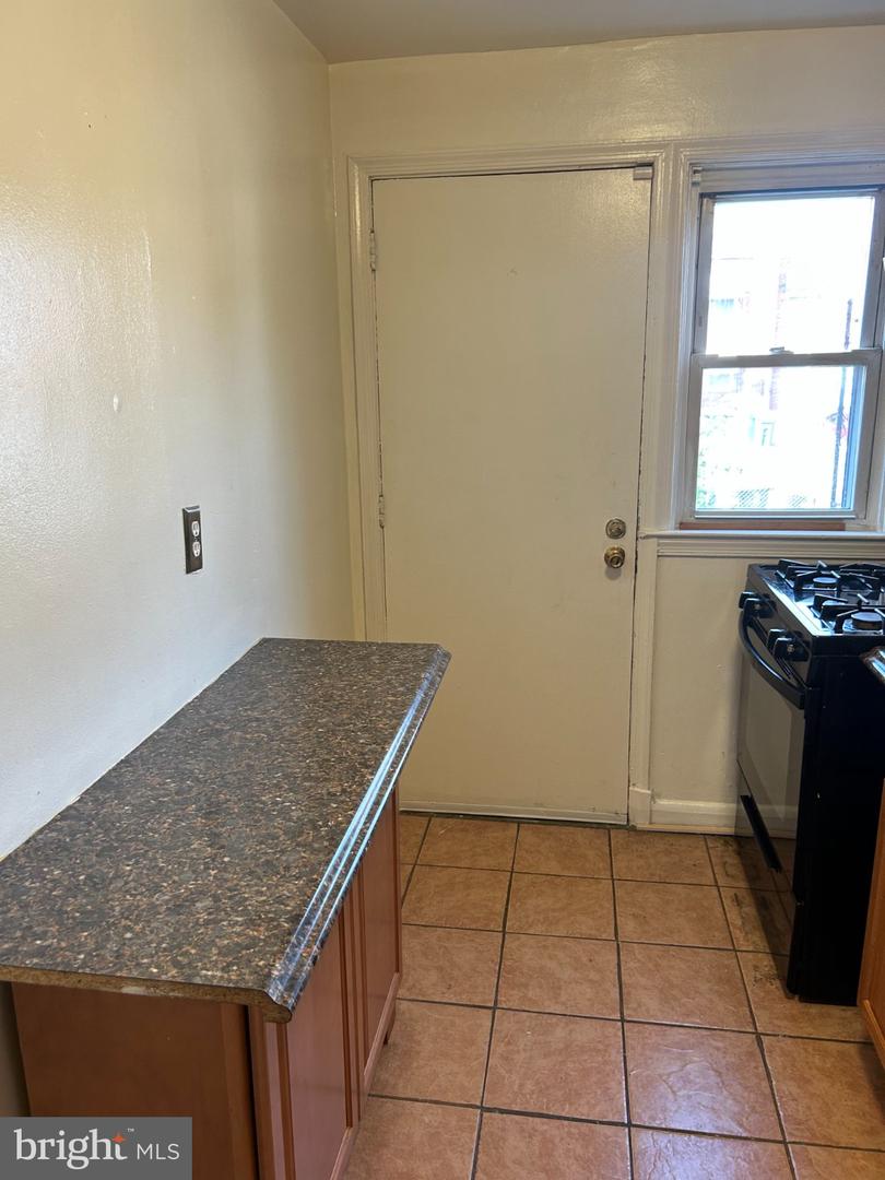 3812 Ravenwood Ave Property Photo 17