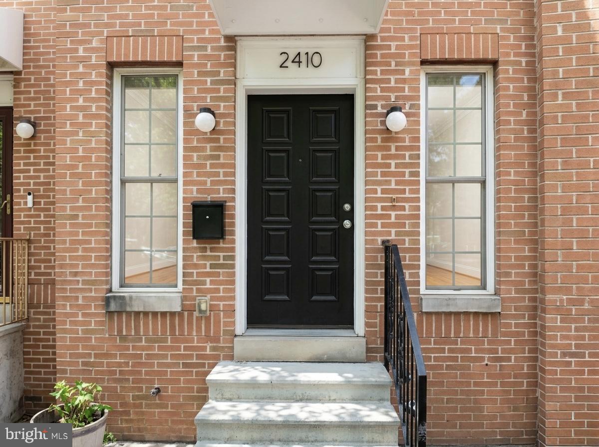 2410 E FAYETTE ST Property Photo 1