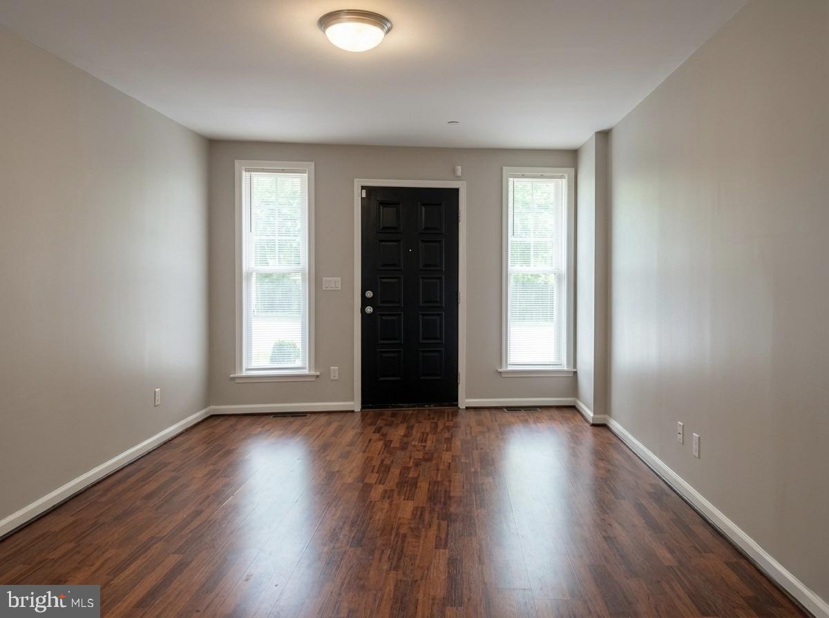 2410 E Fayette St Property Photo 3