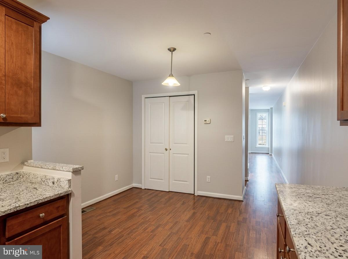 2410 E Fayette St Property Photo 7