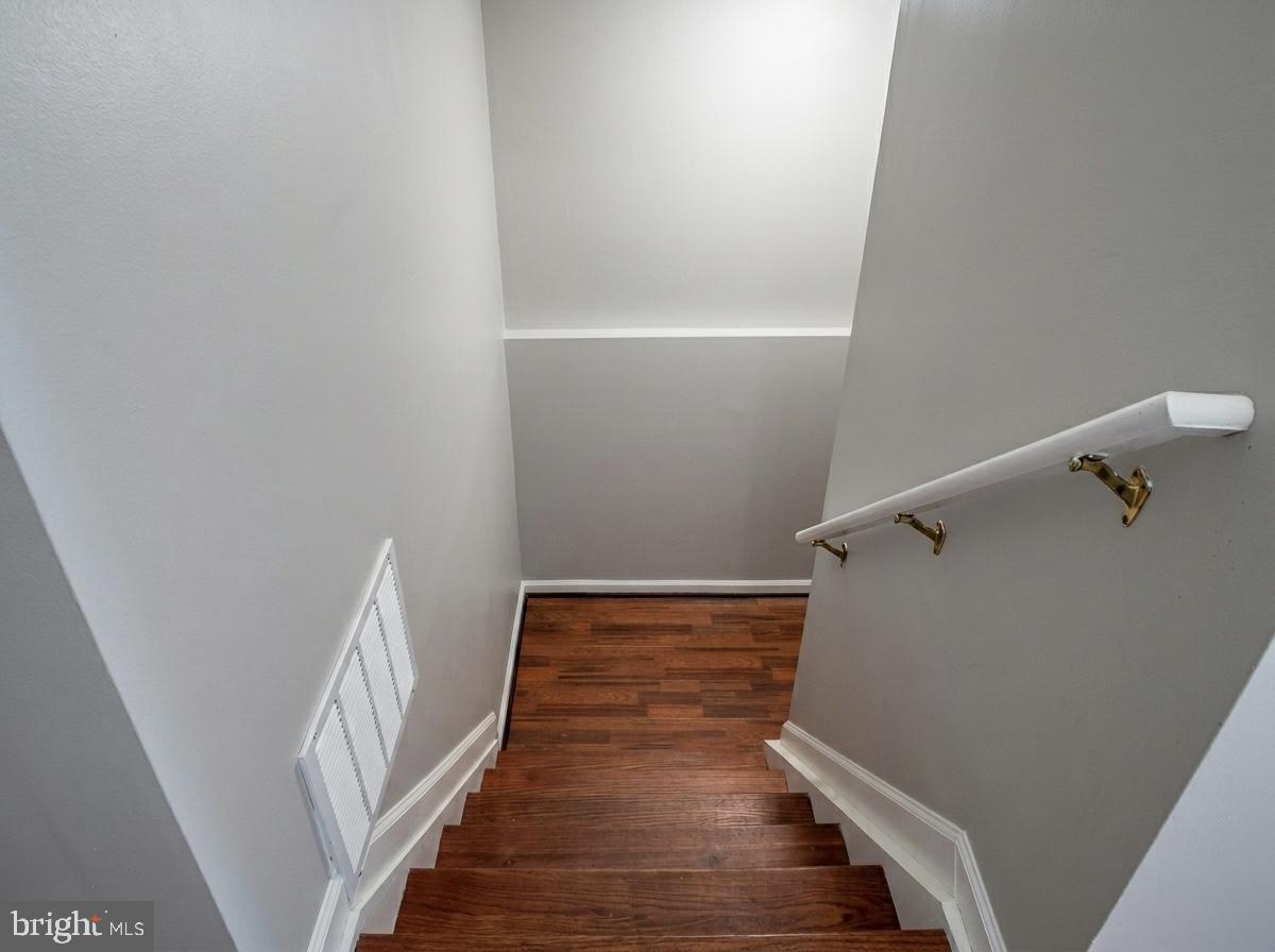 2410 E Fayette St Property Photo 8