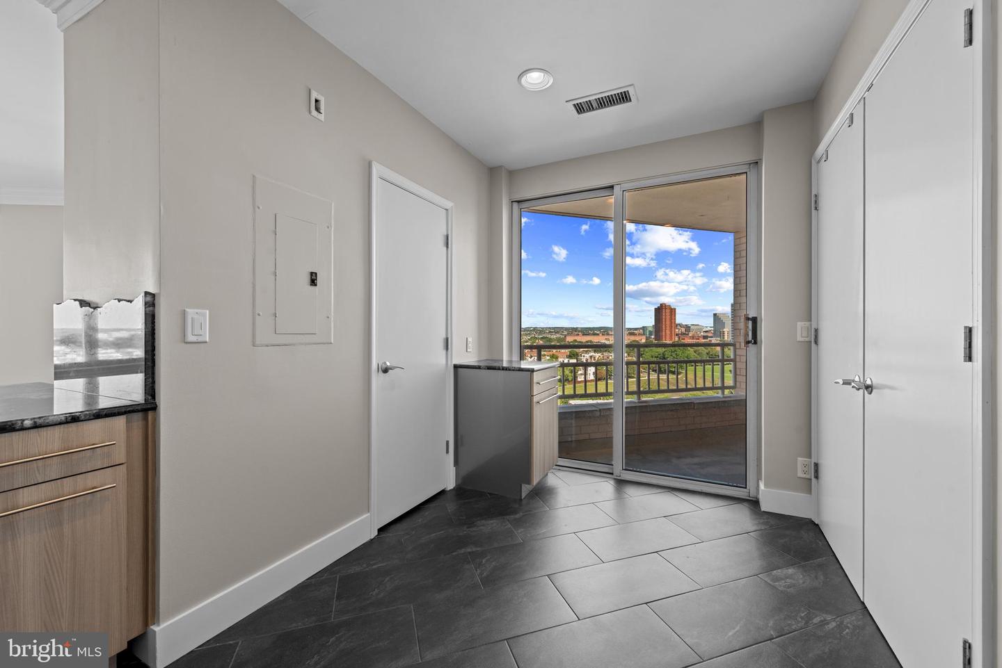 100 Harborview Dr #1610 Property Photo 15