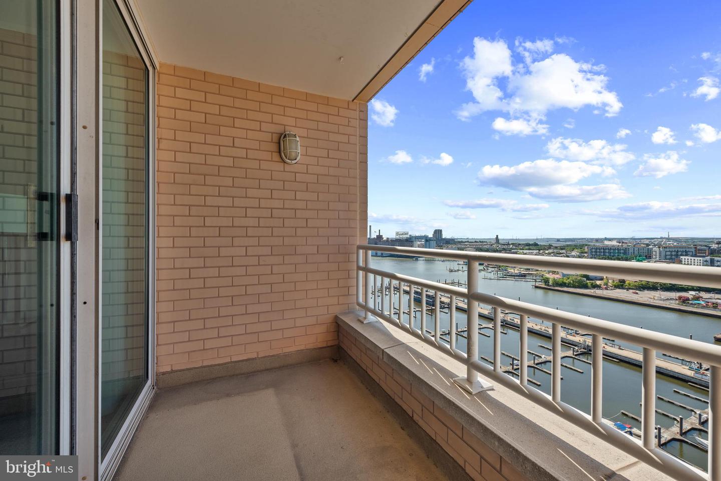 100 Harborview Dr #1610 Property Photo 26