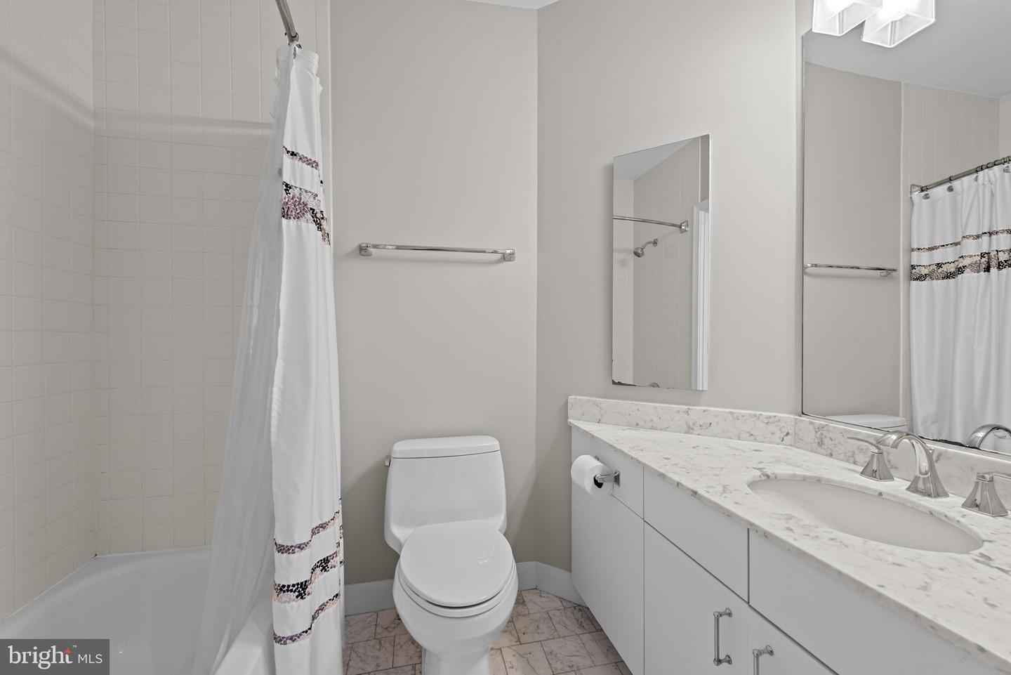 100 Harborview Dr #1610 Property Photo 31