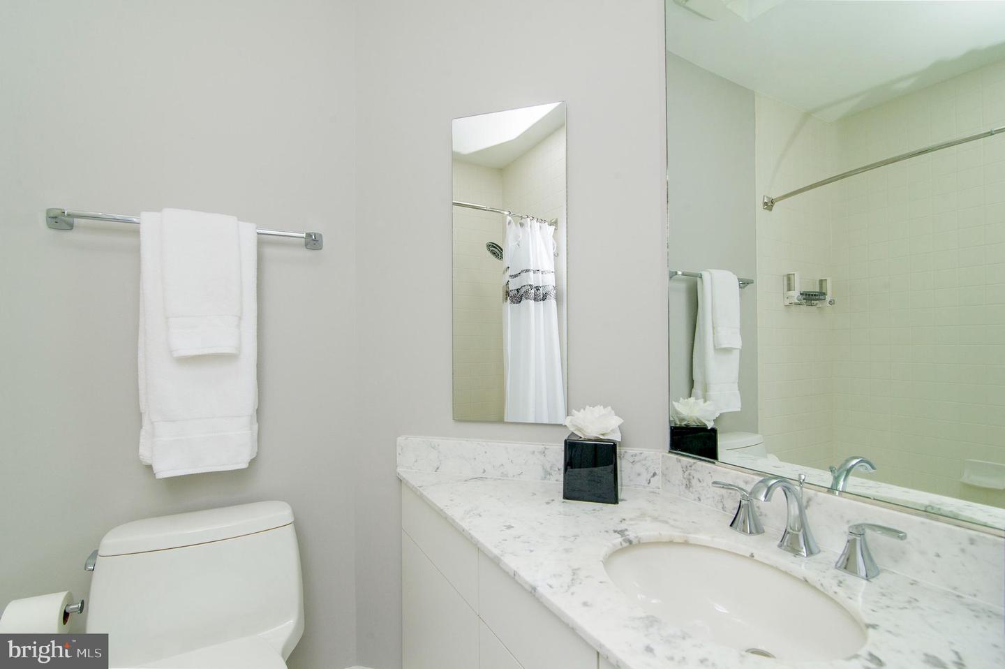 100 Harborview Dr #1610 Property Photo 34