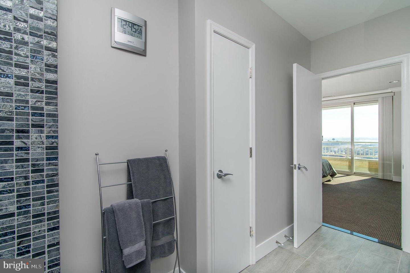 100 Harborview Dr #1610 Property Photo 48