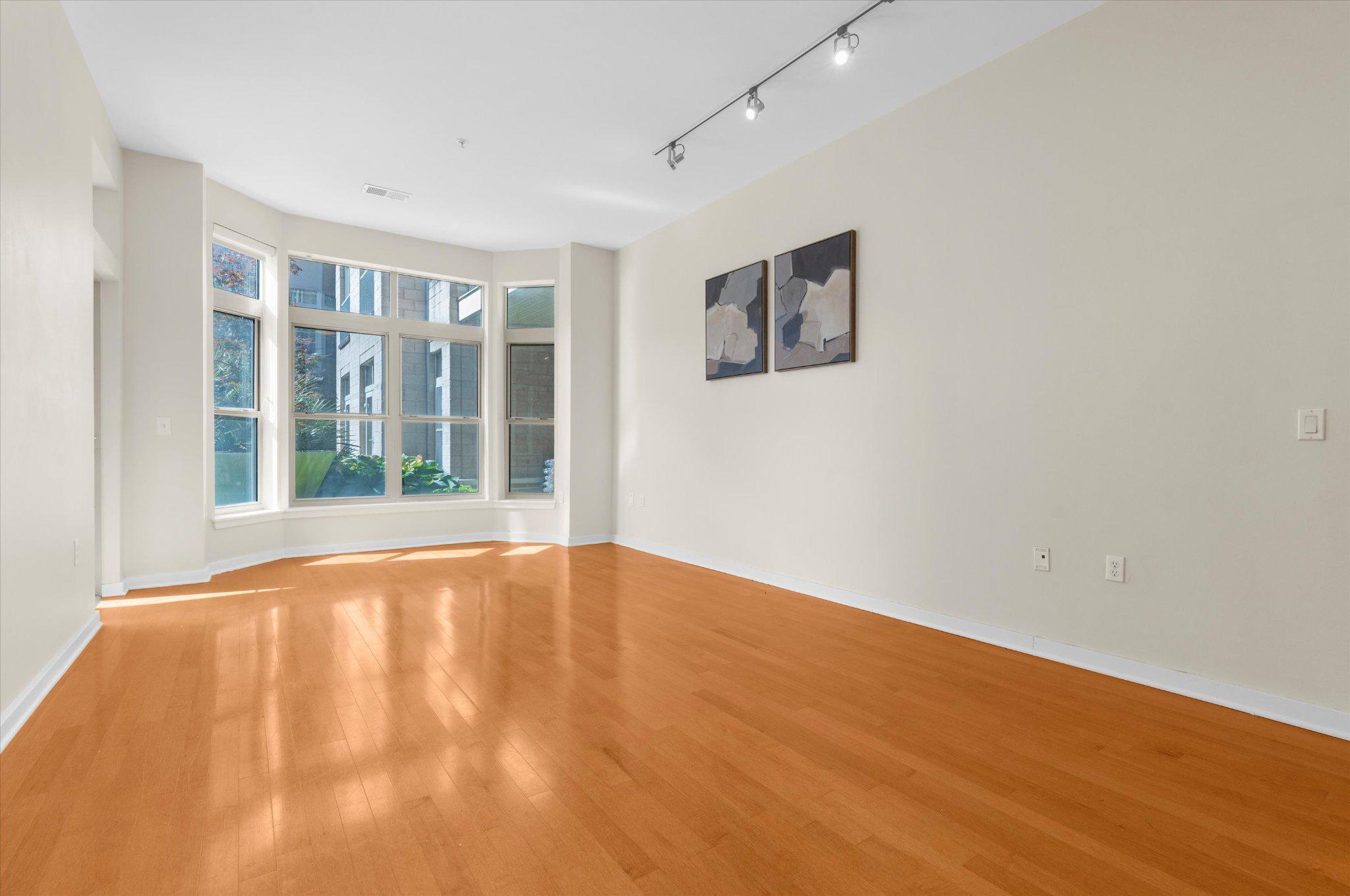 1209 N Charles St #114 Property Photo 4