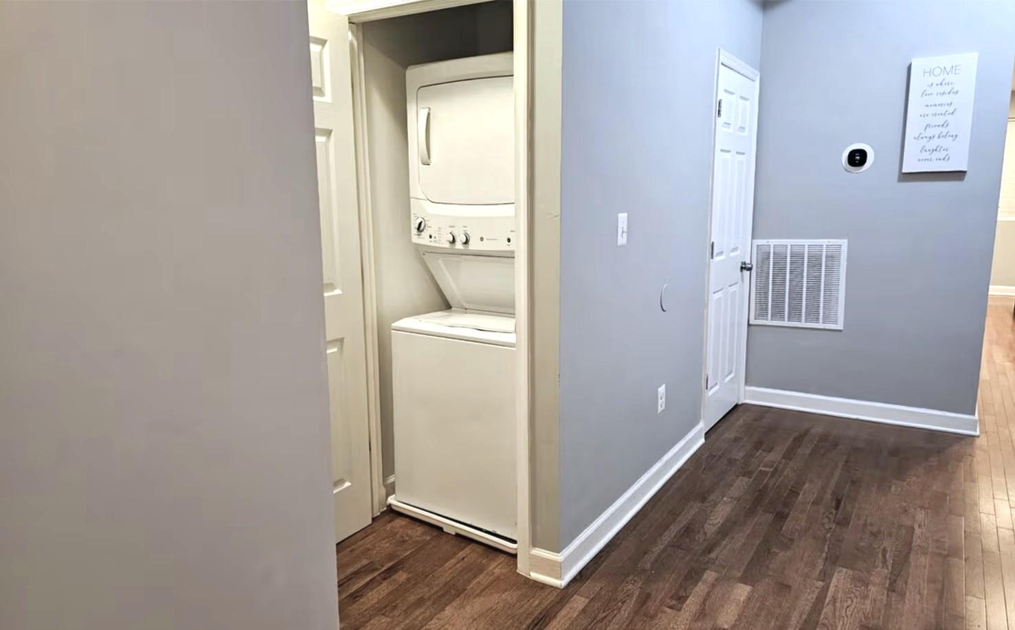 1912 W Baltimore St #2 Property Photo 4