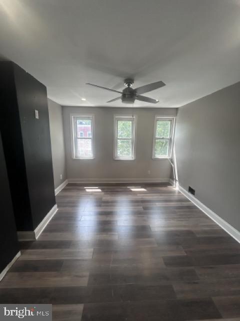 1535 Holbrook St Property Photo 23