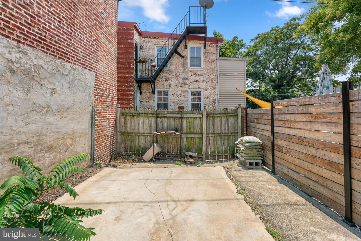 745 W Cross St Property Photo 40