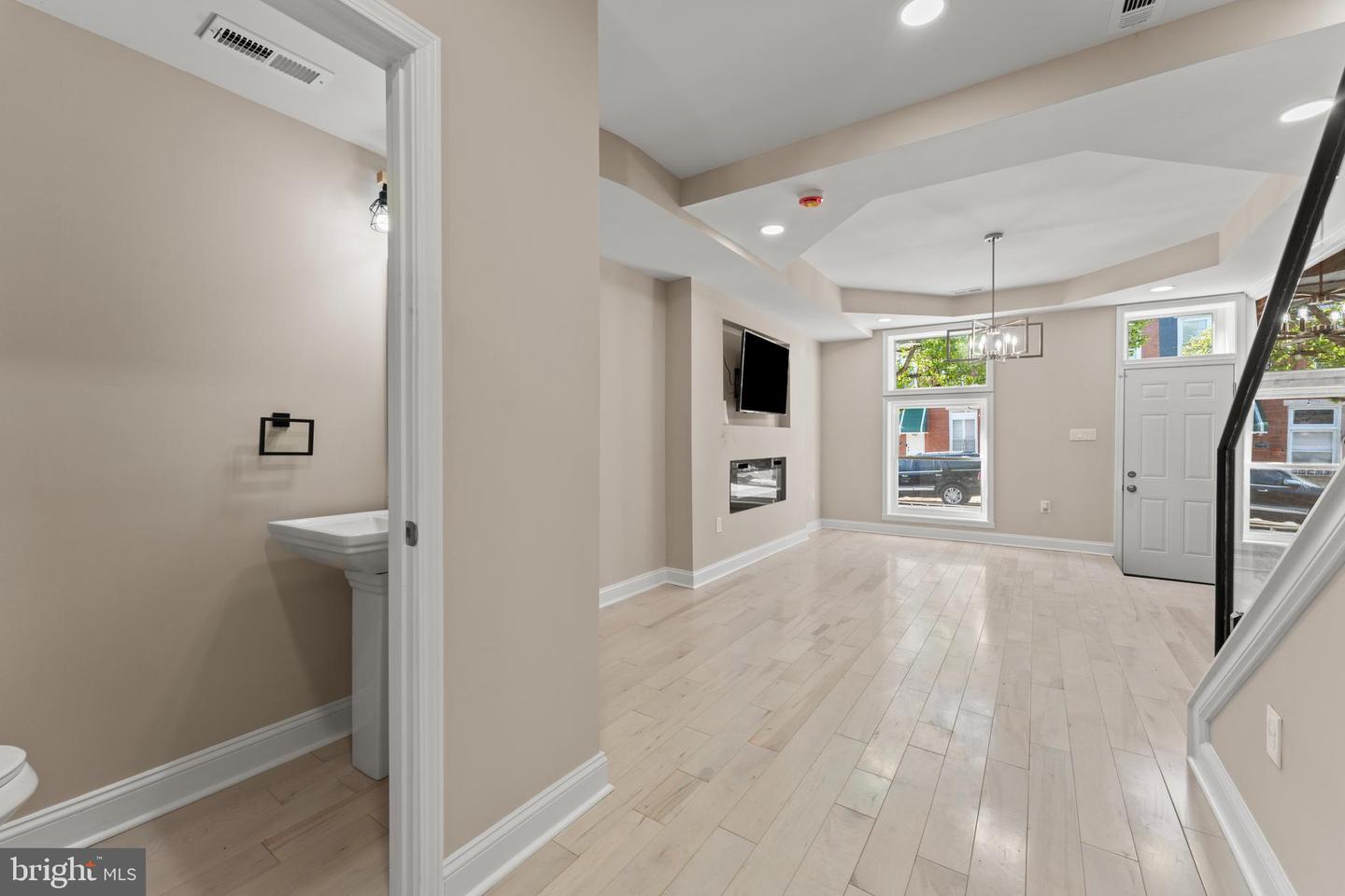 2528 Ashland Ave Property Photo 20