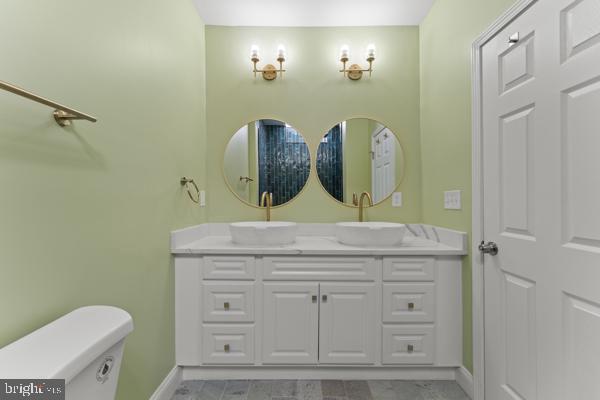 2528 Ashland Ave Property Photo 32