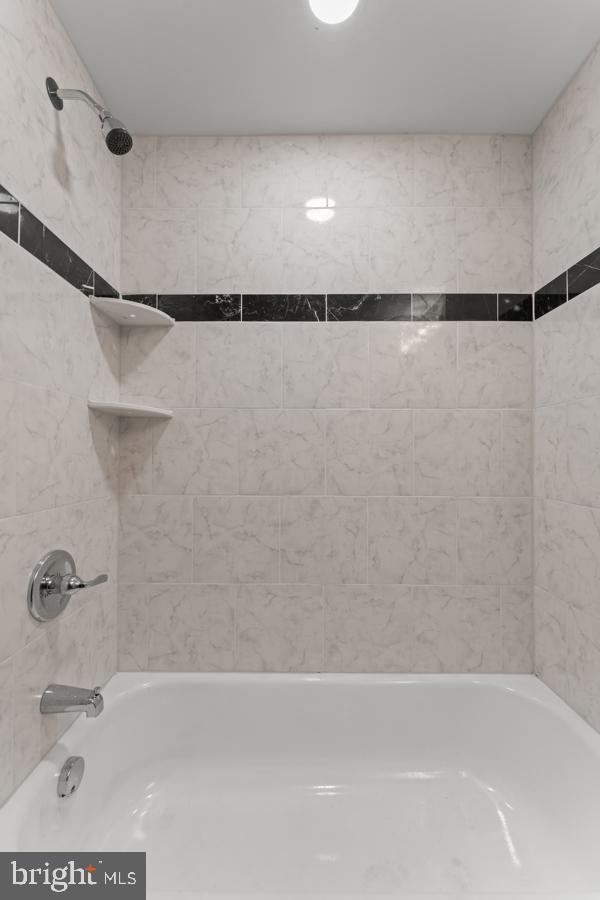 2528 Ashland Ave Property Photo 34