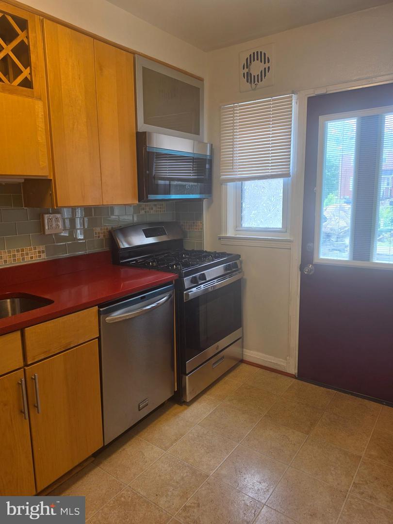 1235 Limit Ave Property Photo 10