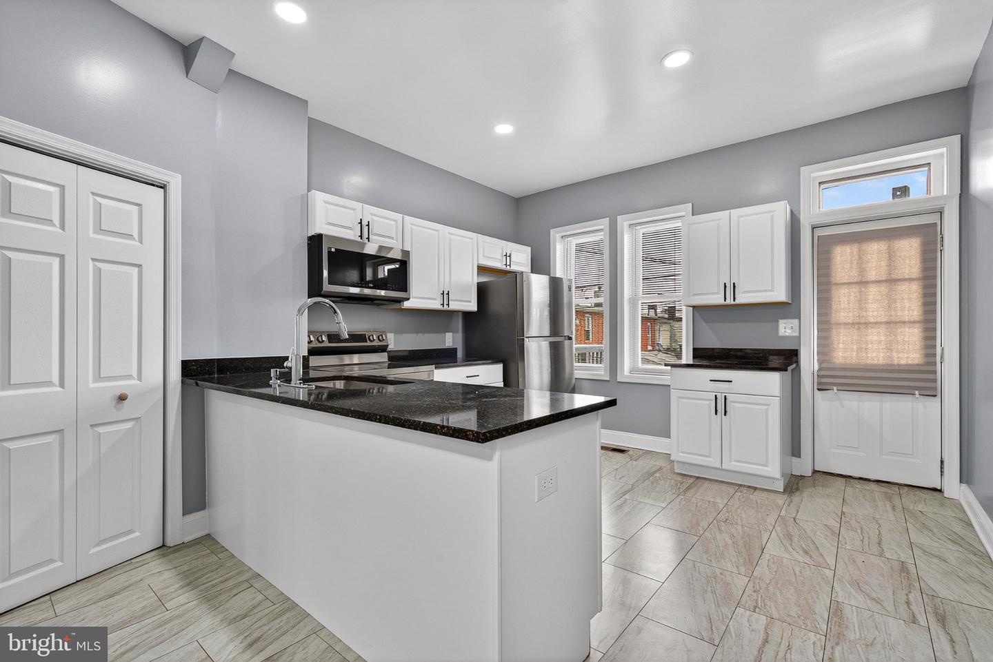 4711 Pennington Ave Property Photo 8