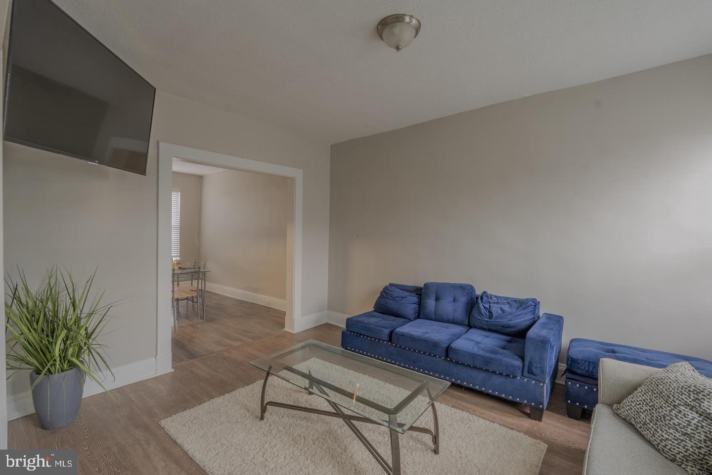 4909 Litchfield Ave Property Photo 4