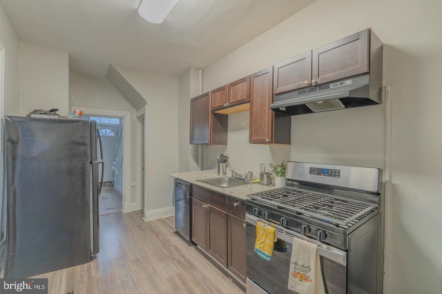 4909 Litchfield Ave Property Photo 8