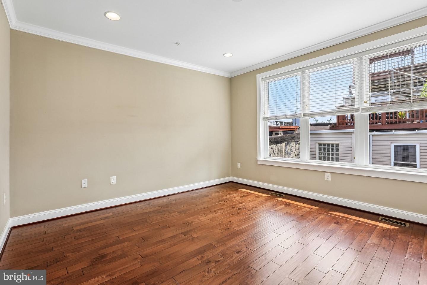 1003 S Belnord Ave Property Photo 12