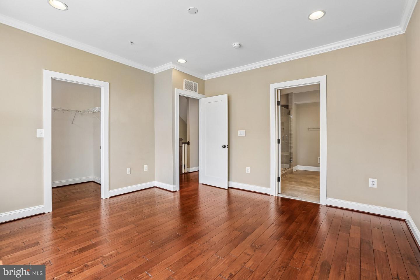 1003 S Belnord Ave Property Photo 15