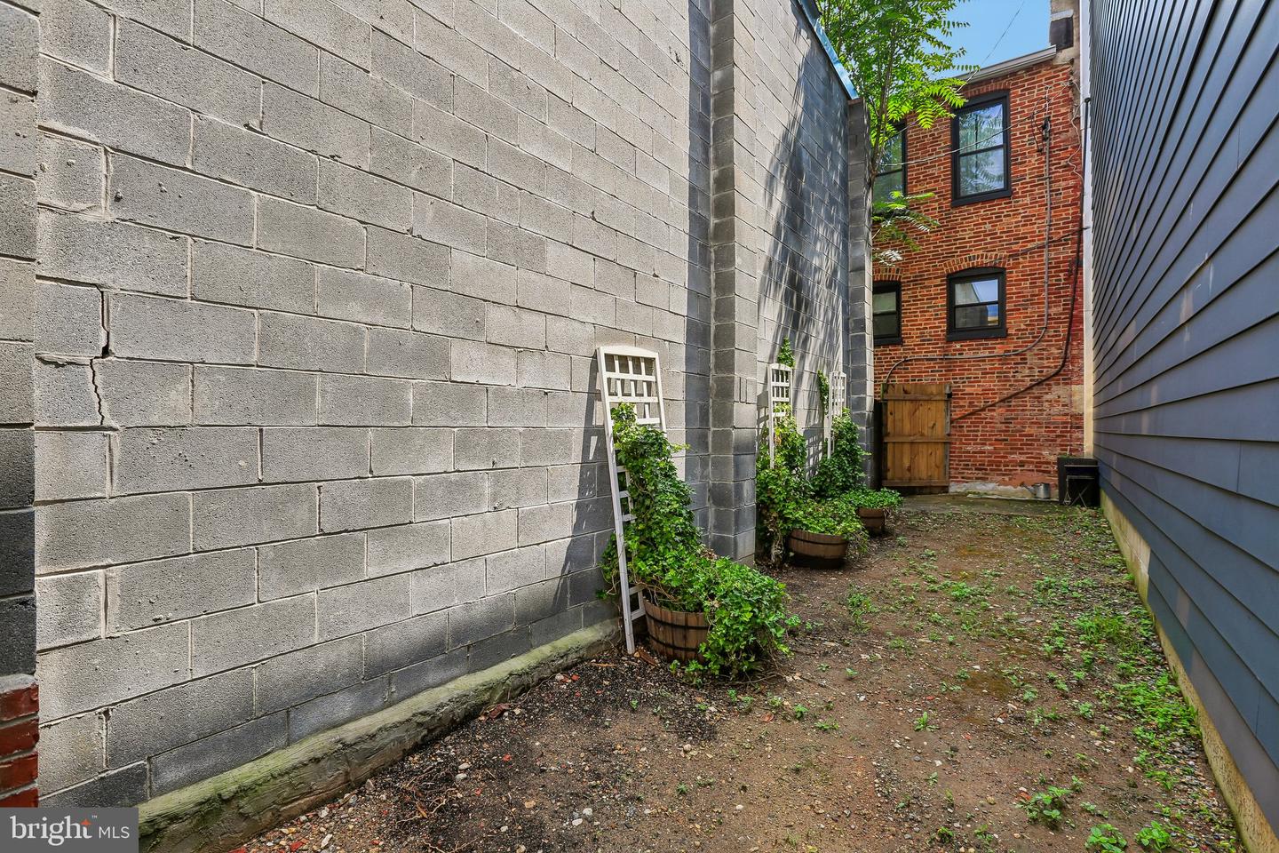1003 S Belnord Ave Property Photo 45