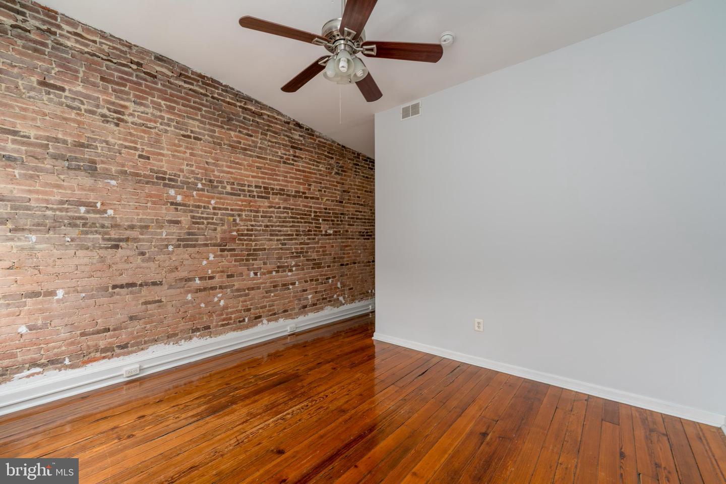 926 S Hanover St Property Photo 21