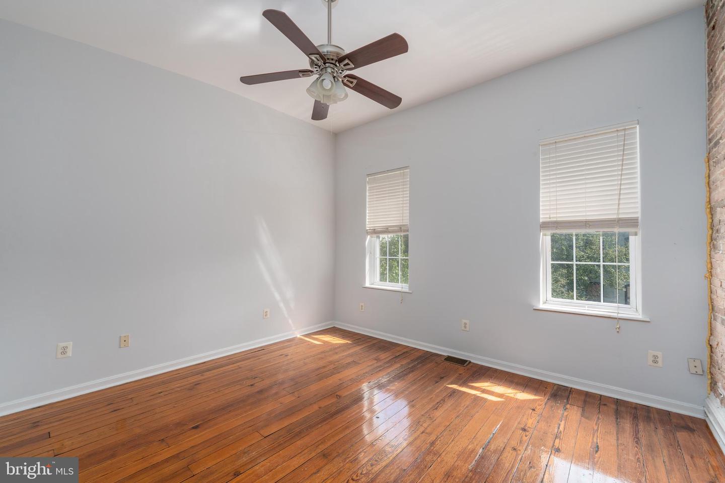 926 S Hanover St Property Photo 23