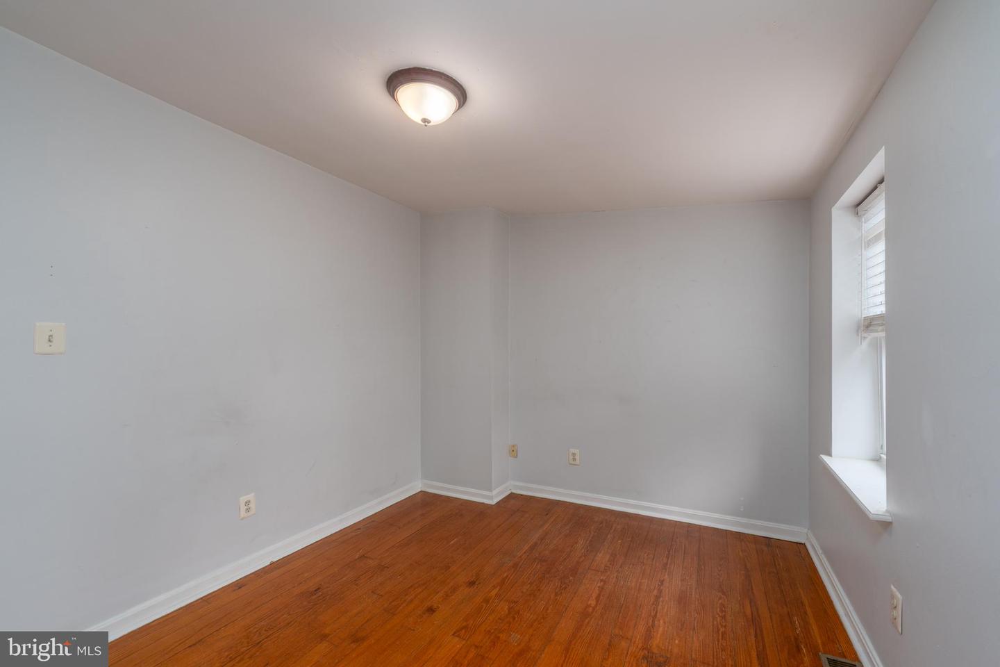 926 S Hanover St Property Photo 30