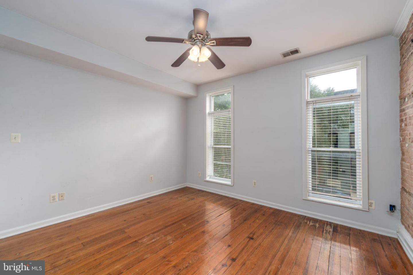 926 S Hanover St Property Photo 34