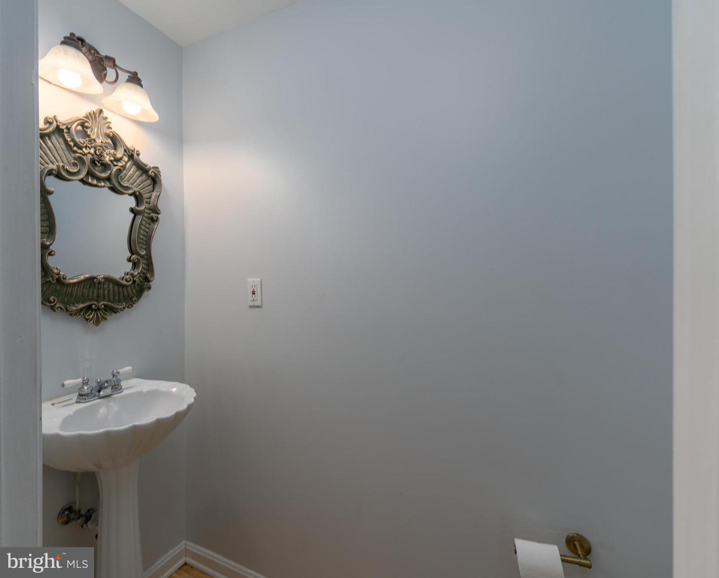 926 S Hanover St Property Photo 36