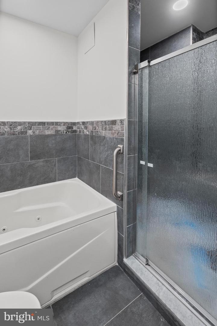 414 Water St #2903 Property Photo 25