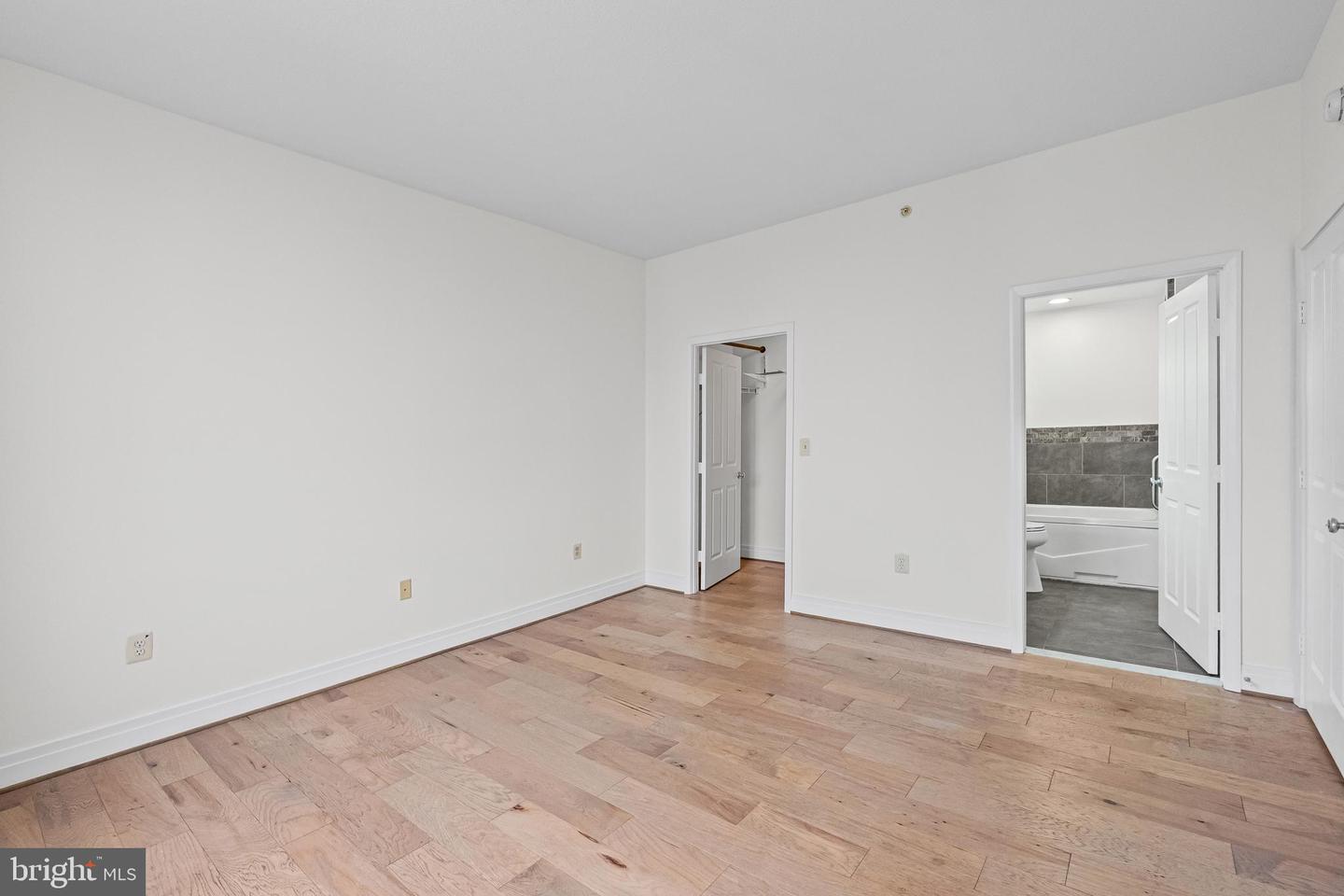 414 Water St #2903 Property Photo 27