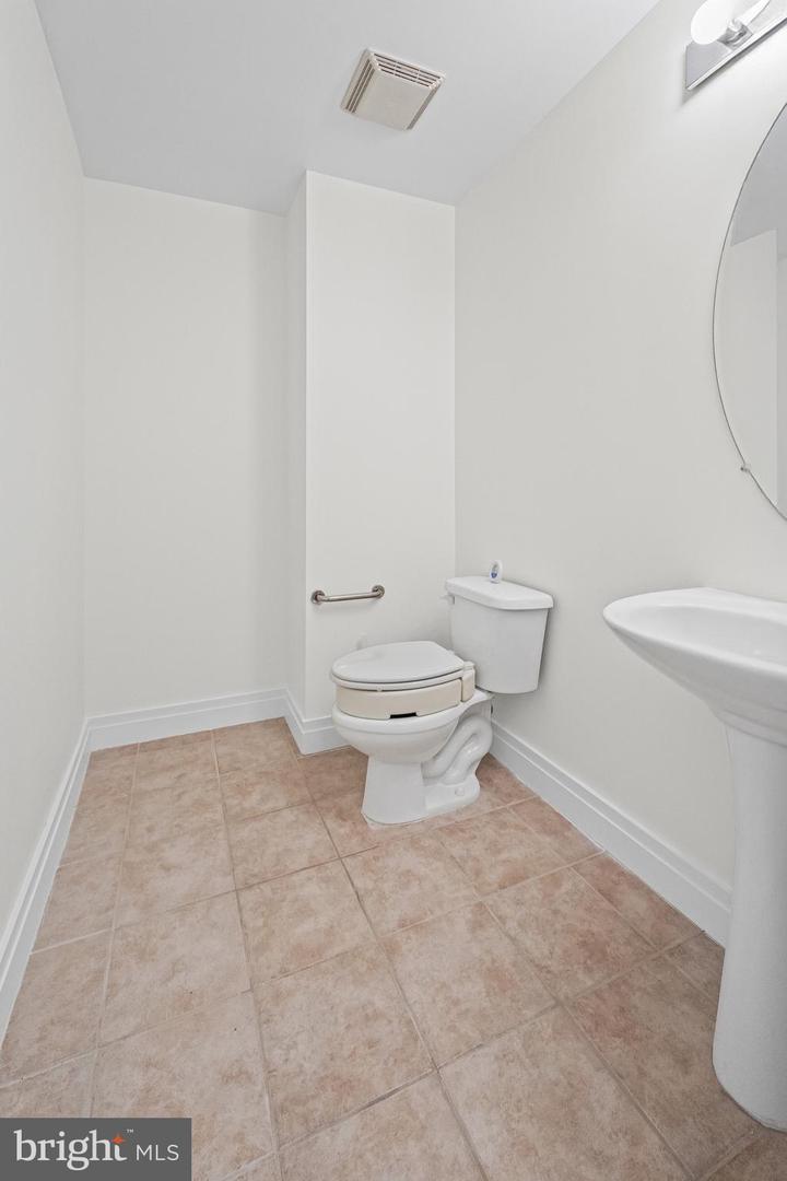 414 Water St #2903 Property Photo 31