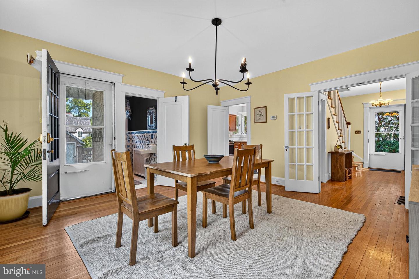 322 Saint Dunstans Rd Property Photo 10