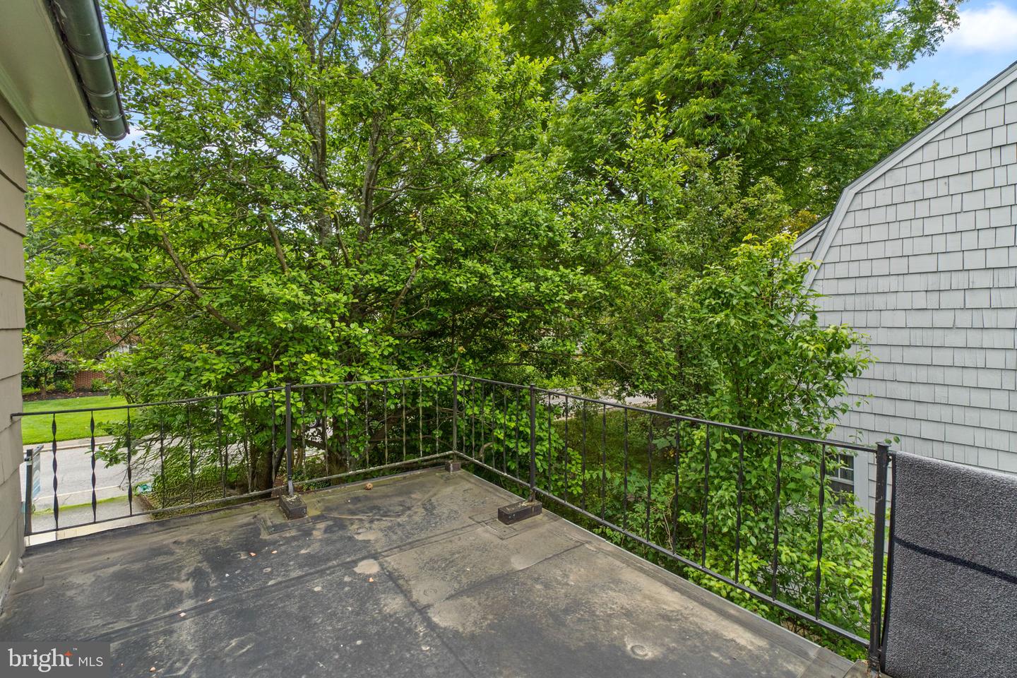322 Saint Dunstans Rd Property Photo 26