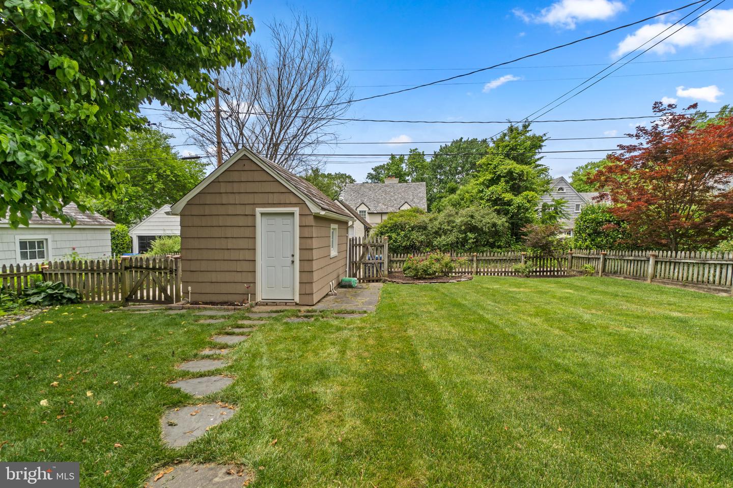 322 Saint Dunstans Rd Property Photo 32