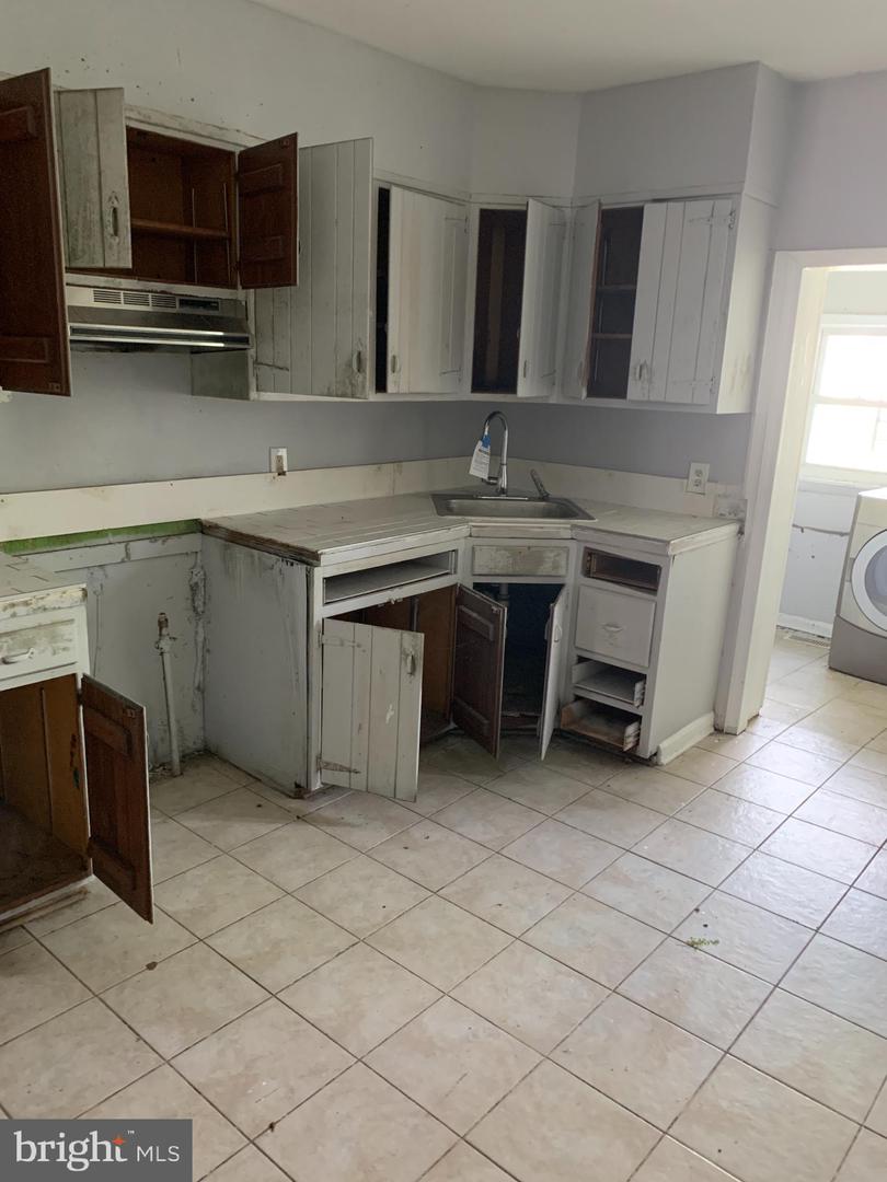 2926 Riggs Ave Property Photo 4