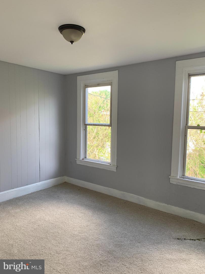 2926 Riggs Ave Property Photo 6
