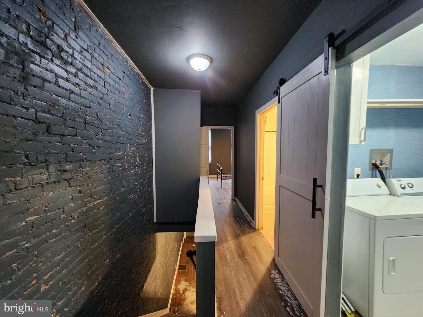 2557 W Baltimore St Property Photo 15