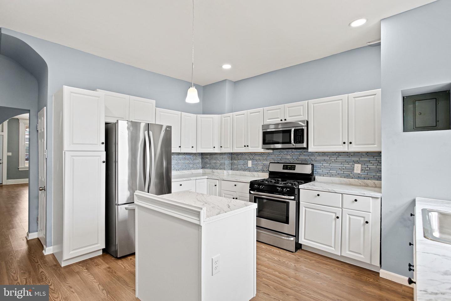 2811 Erdman Ave Property Photo 7