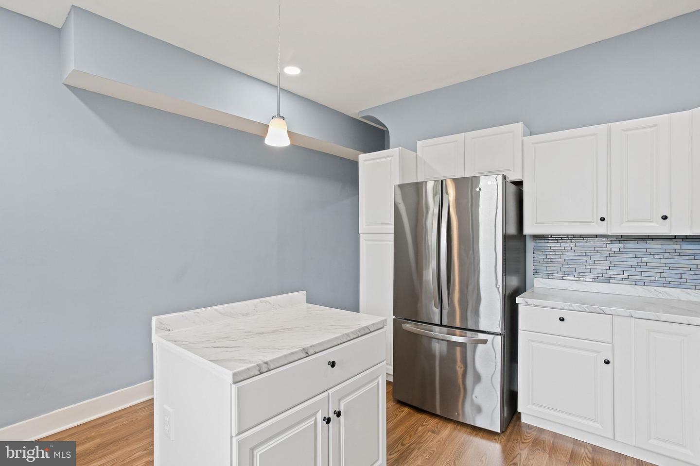 2811 Erdman Ave Property Photo 8