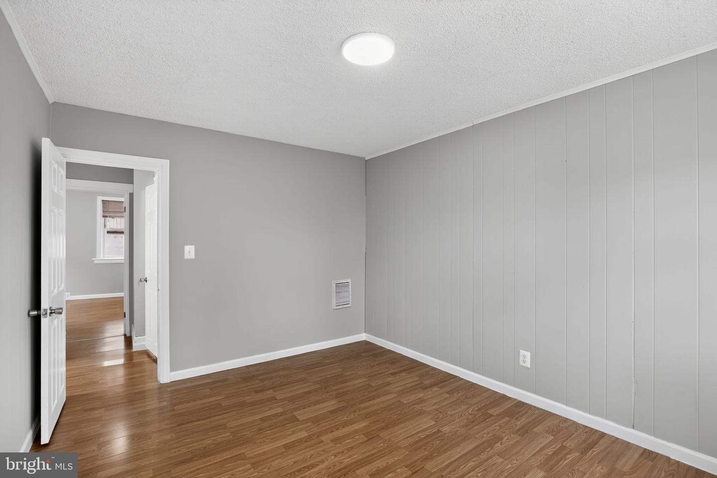 5446 Narcissus Ave Property Photo 6